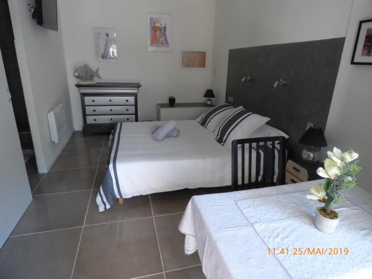 Mas Maurane-Chambre D'Hote Avec Spa Prive Aux Portes D'Arles Tarascon Exterior photo